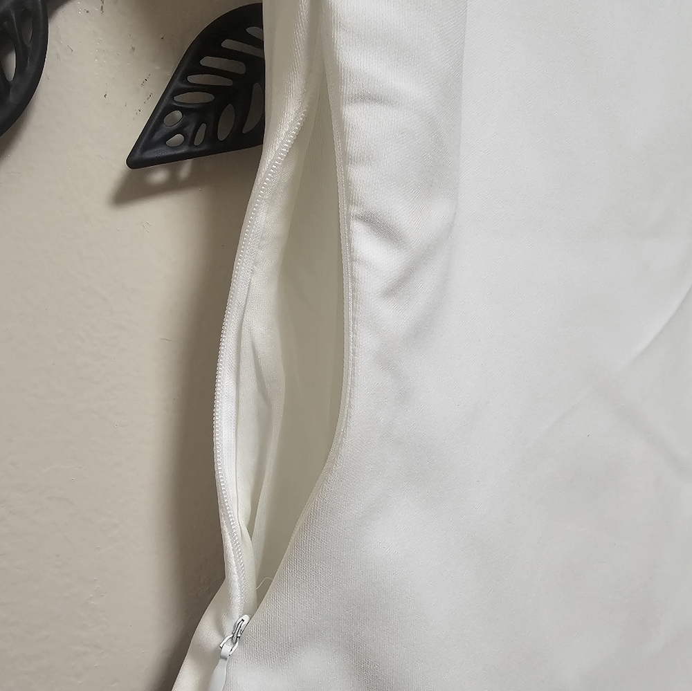 NWT Zara White and Green Bodysuit with V-Neck and Athletic Cut. - Picture 8 of 11